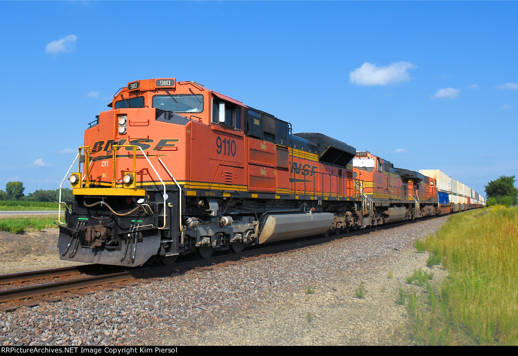 BNSF 9110